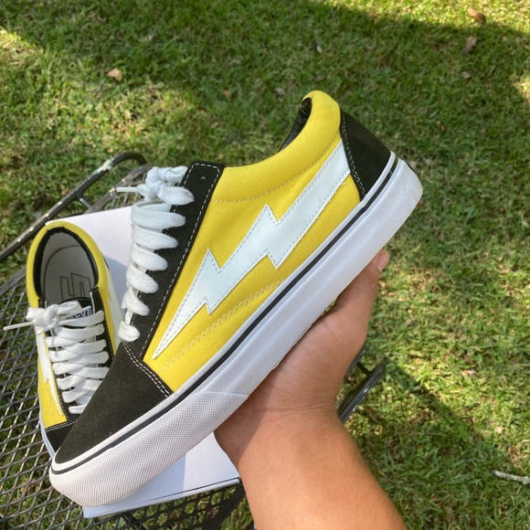 Revenge storms Austrian exclusive - Picture 3 of 8